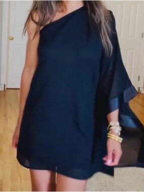 Elegant Black Venus cocktail dress